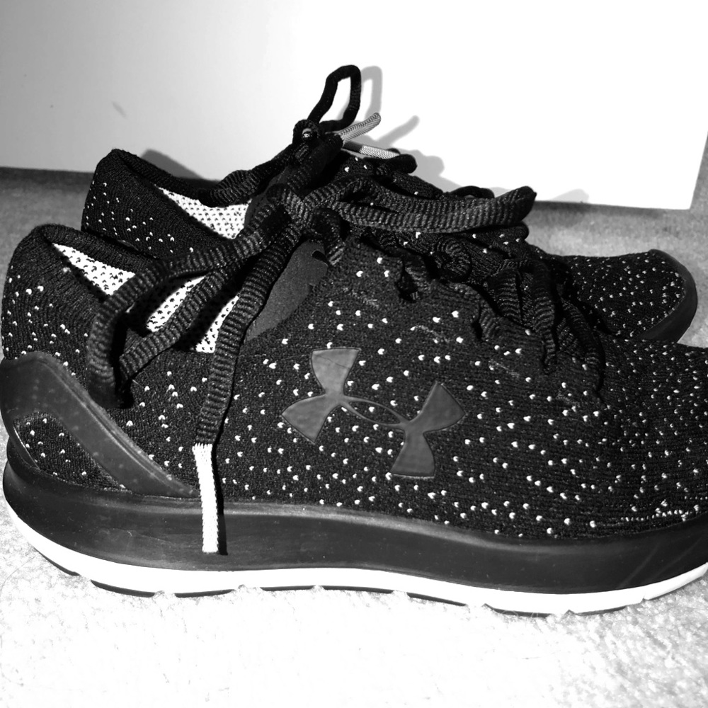 Under Armour USA size 7